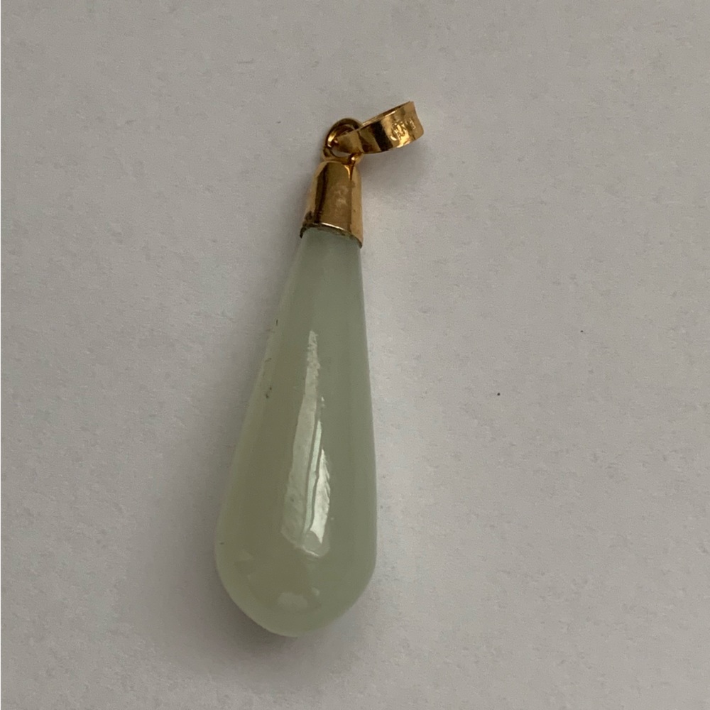 New vintage white jade teardrop pendant